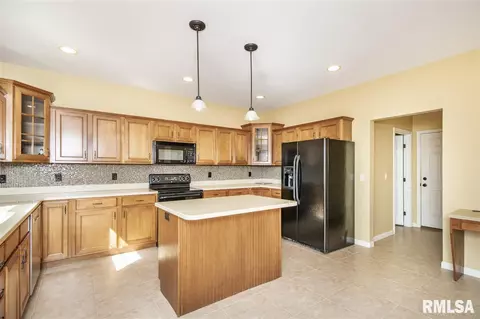2010 W Liams Way, Dunlap, IL 61525 photo 14