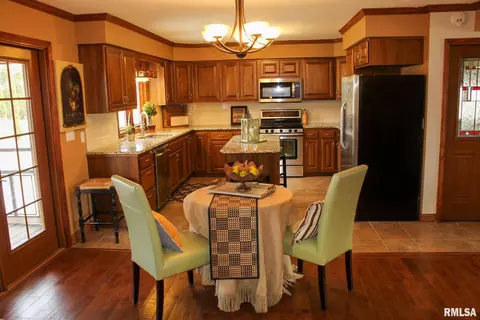 1111 Tottenham Ct, Washington, IL 61571 photo 7