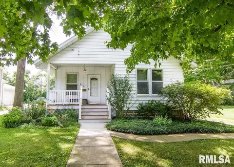 310 S Darst St, Eureka, IL 61530 photo 1