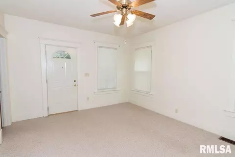 310 S Darst St, Eureka, IL 61530 photo 14
