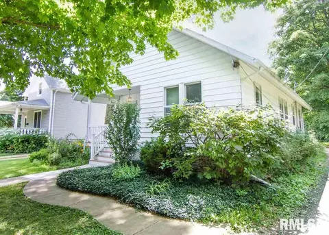 310 S Darst St, Eureka, IL 61530 photo 10