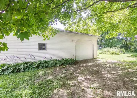 310 S Darst St, Eureka, IL 61530 photo 27