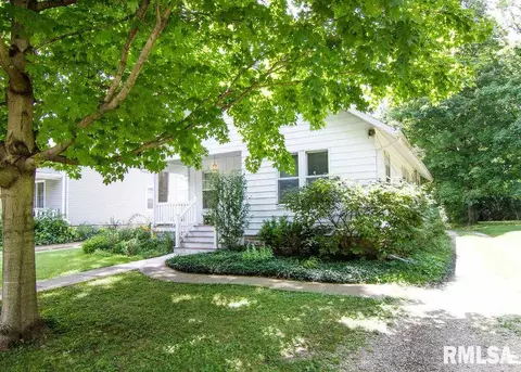 310 S Darst St, Eureka, IL 61530 photo 9