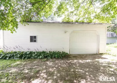 310 S Darst St, Eureka, IL 61530 photo 28