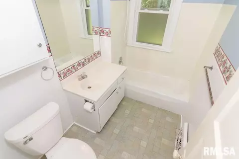 310 S Darst St, Eureka, IL 61530 photo 23