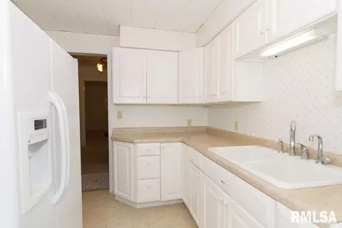 310 S Darst St, Eureka, IL 61530 photo 20
