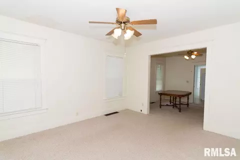 310 S Darst St, Eureka, IL 61530 photo 13