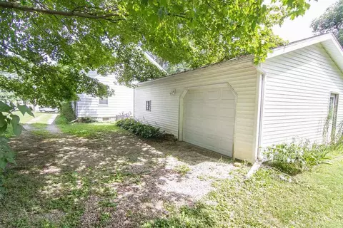 310 S Darst St, Eureka, IL 61530 photo 29