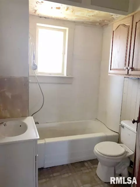 140 E Locust St, Canton, IL 61520 photo 15