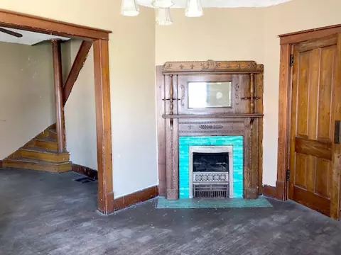 140 E Locust St, Canton, IL 61520 photo 2