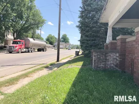 140 E Locust St, Canton, IL 61520 photo 29