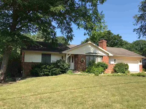 412 Highview Dr, Eureka, IL 61530 photo 1