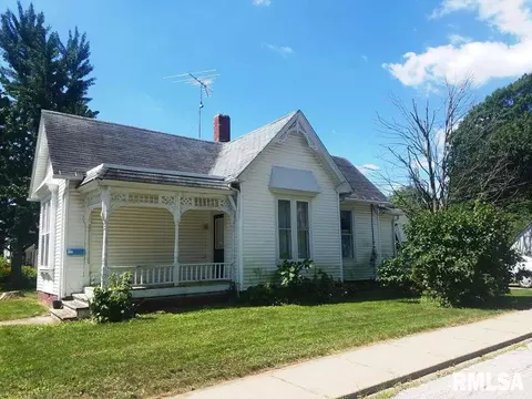 402 S Campbell St, Macomb, IL 61455 photo 2
