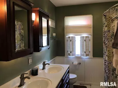 425 E Monroe St, Morton, IL 61550 photo 32