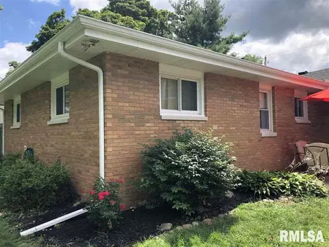 425 E Monroe St, Morton, IL 61550 photo 4