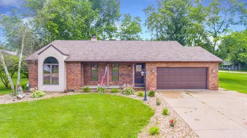 9394 W Darlington Dr, Mapleton, IL 61547 photo 1