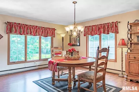 2007 E Bishop Ave, Peoria, IL 61614 photo 9
