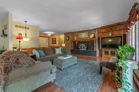 2007 E Bishop Ave, Peoria, IL 61614 photo 7