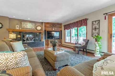 2007 E Bishop Ave, Peoria, IL 61614 photo 8