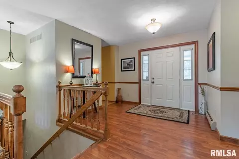 2007 E Bishop Ave, Peoria, IL 61614 photo 4