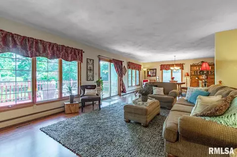 2007 E Bishop Ave, Peoria, IL 61614 photo 6