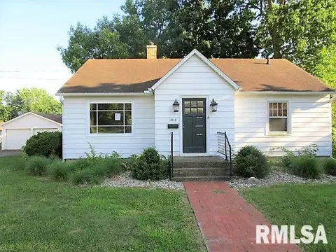 1014 Normal St, Henry, IL 61537 photo 1