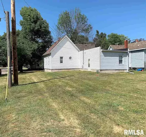 806 E Walnut St, Canton, IL 61520 photo 3