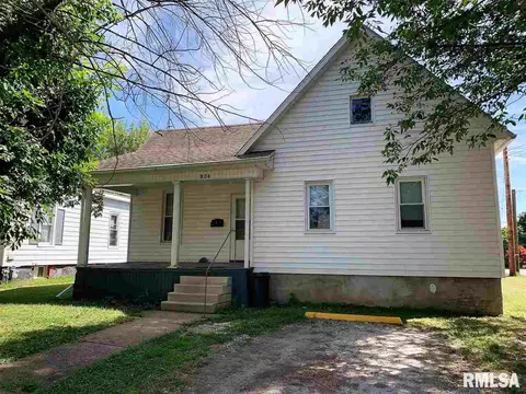 806 E Walnut St, Canton, IL 61520 photo 1