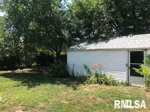 116 Edds Ave, Pekin, IL 61554 photo 4