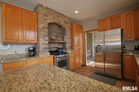7701 W Bryce Ct, Mapleton, IL 61547 photo 3