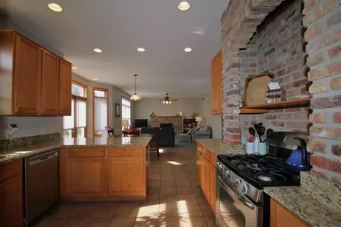 7701 W Bryce Ct, Mapleton, IL 61547 photo 4
