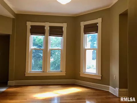 529 S Randolph St, Macomb, IL 61455 photo 9
