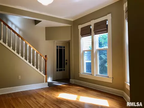 529 S Randolph St, Macomb, IL 61455 photo 8