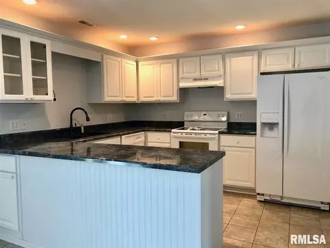 2003 S Madison St, Macomb, IL 61455 photo 10