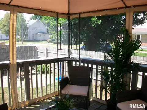 102 E Vine St, Canton, IL 61520 photo 31