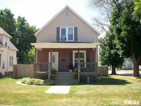 102 E Vine St, Canton, IL 61520 photo 1