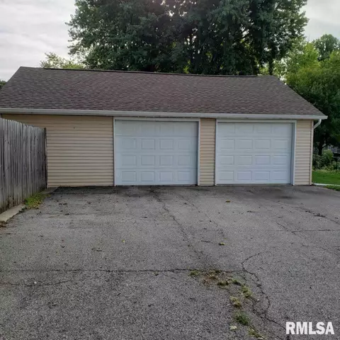 102 E Vine St, Canton, IL 61520 photo 35