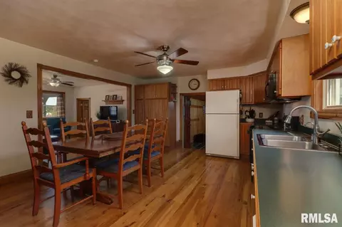 21185 Tullamore Rd, Delavan, IL 61734 photo 7