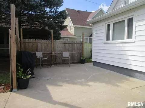 846 E Locust St, Canton, IL 61520 photo 34