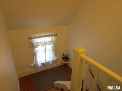 846 E Locust St, Canton, IL 61520 photo 21