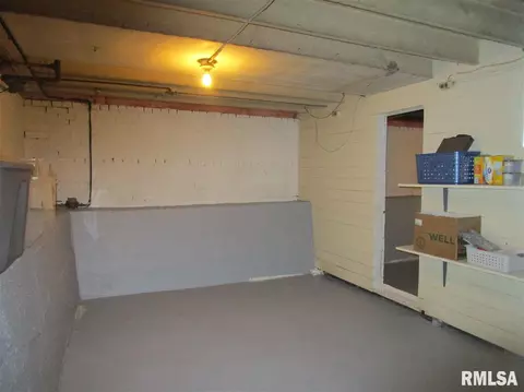 846 E Locust St, Canton, IL 61520 photo 30