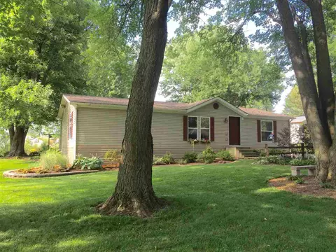 104 E Sherman St, Industry, IL 61440 photo 1
