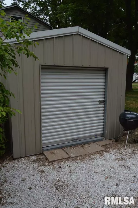 104 E Sherman St, Industry, IL 61440 photo 32