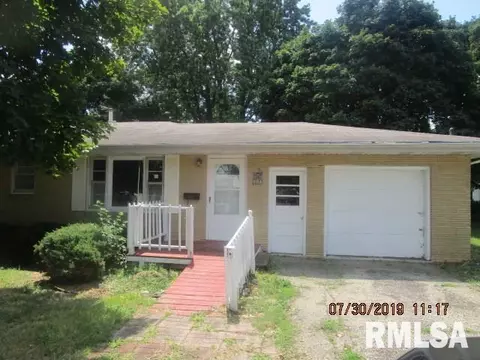204 E Lincoln St, Roanoke, IL 61561 photo 1