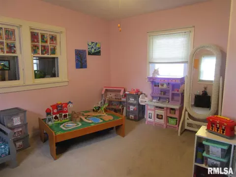 307 E Vine St, Canton, IL 61520 photo 23