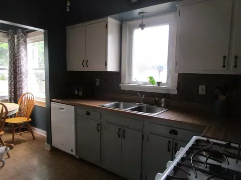 307 E Vine St, Canton, IL 61520 photo 8