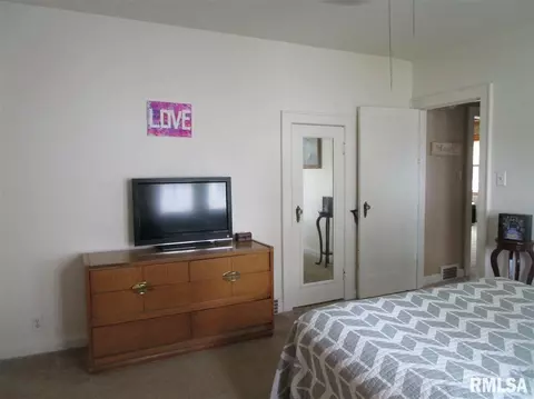 307 E Vine St, Canton, IL 61520 photo 20