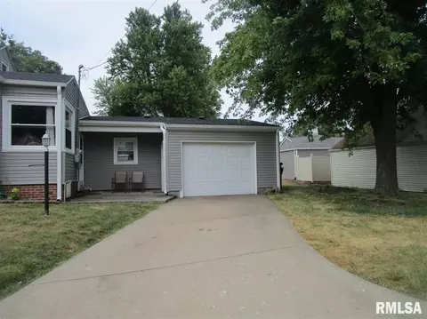 307 E Vine St, Canton, IL 61520 photo 3