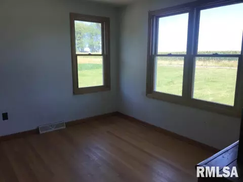 350 Emily Rd, Sciota, IL 61475 photo 8