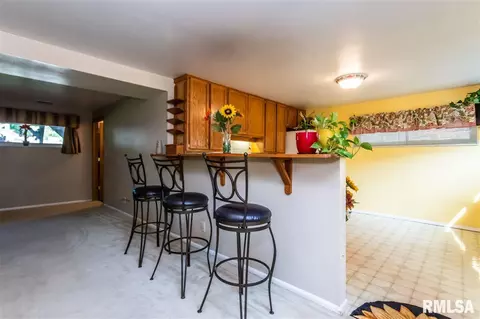 4 Colonial Ct, Washington, IL 61571 photo 6